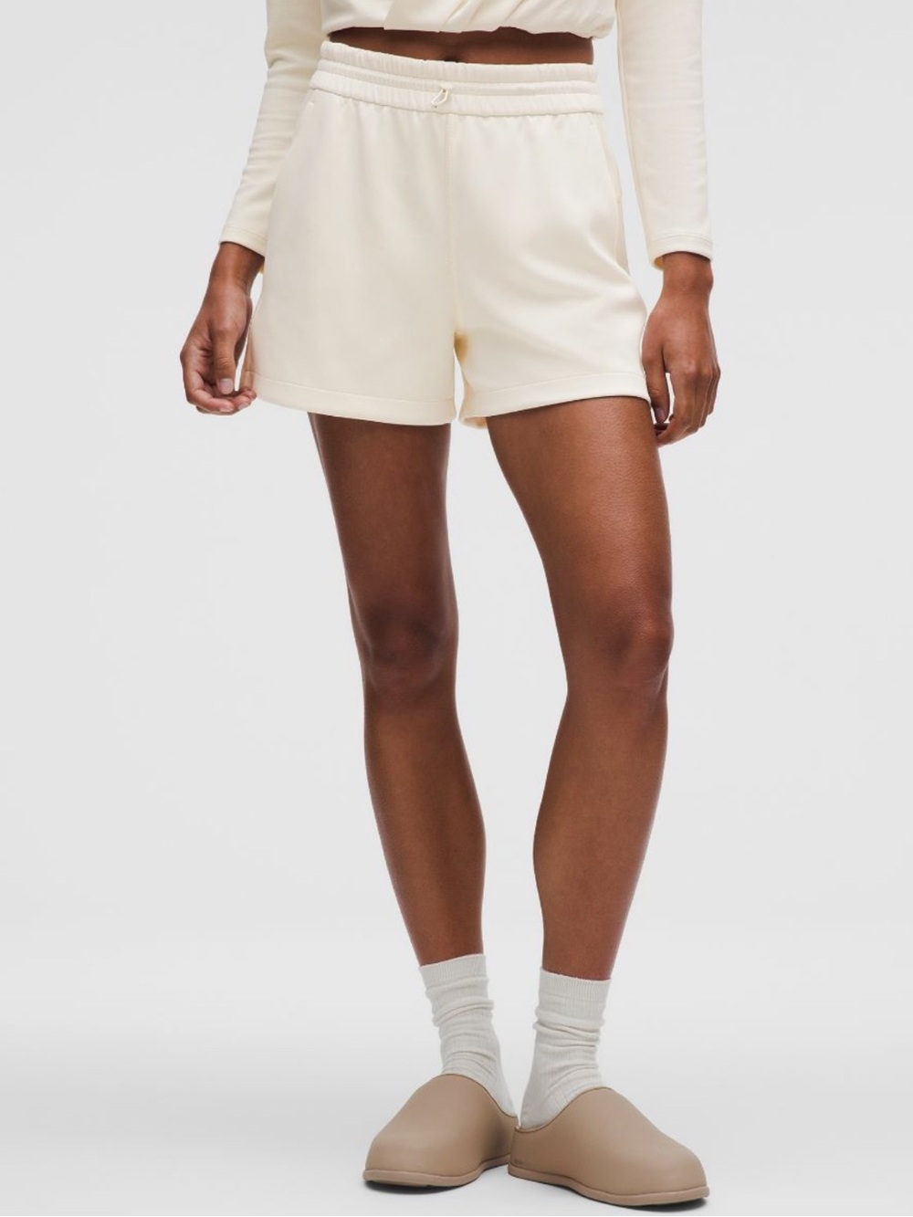 🤍 Lululemon Softstreme High-Rise Short 4” – Light Ivory, Size 6